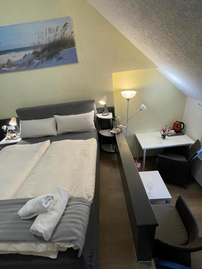 Hotel Ammerlaender Stuben Varel Buitenkant foto